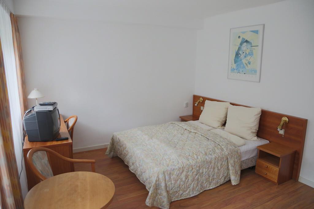 Willa Maksymilian Bed And Breakfast 비드고슈치 객실 사진